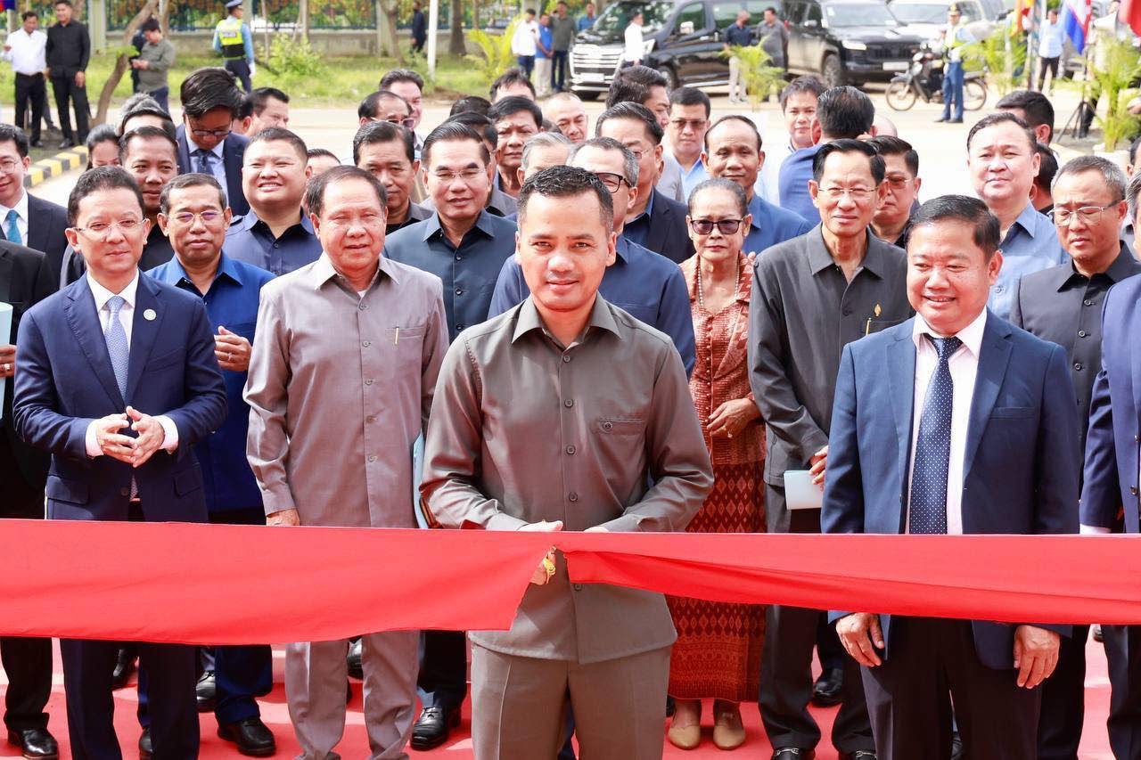 ឯកឧត្តម ស សុខា អញ្ជើញសម្ពោធវិទ្យាស្ថានអភិវឌ្ឍសហគ្រិនភាព និងបណ្ដុះបណ្ដាលធុរកិច្ចនៅសាកលវិទ្យាល័យជាតិជាស៊ីមកំចាយមារ